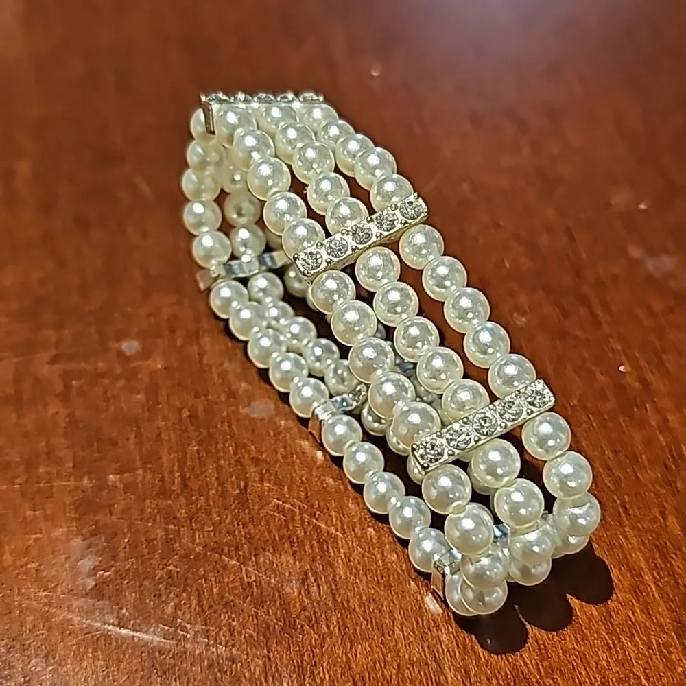 Faux Pearl Triple Strand Bracelet with Rhinestones New - Picture 6 of 6